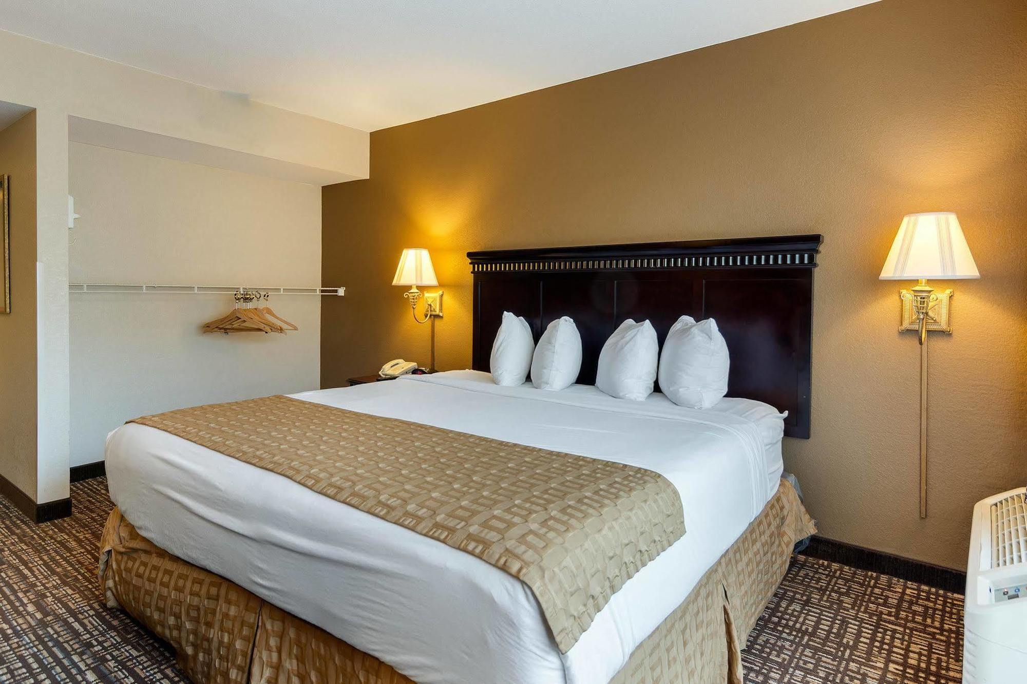 Quality Inn Near Hampton Coliseum Exterior foto